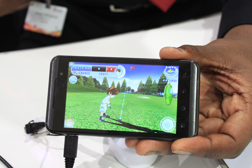 Mobil iletişim sektörünün küresel lideri ve teknoloji önderi LG Electronics (LG), uzun zamandır beklenen Optimus 3D cep telefonunun Ağustos ayında piyasada olacağını duyurdu.