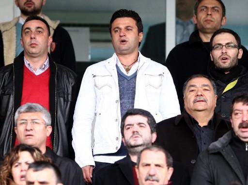 Lider Sivaspor Teknik direktörleri Bülent Uygun'un cezalı olduğu için başlarında olmadığı maçta zorlu Ankaragücü deplasmanından 3 puanı 2 golle çıkartamayı başardı ve ard arda 10. hafta liderlik koltuğundan inmemiş oldu.