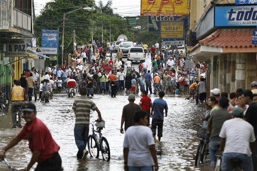 Honduras sular altında 25 bin kişi evsiz