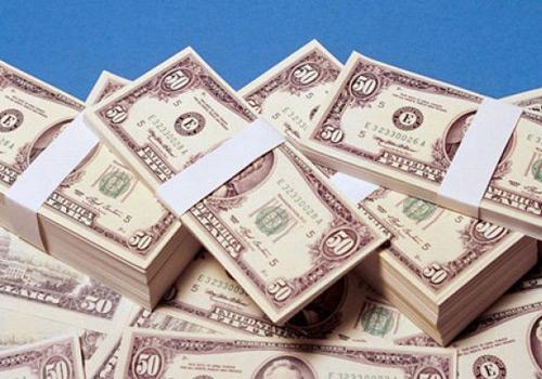 Dünyanın en büyük ekonomisi ABD aynı zamanda dünyanın en borçlu ülkesi konumunda bulunurken, imrenerek gözlemlediğimiz Avrupa ülkeleri de yavaş yavaş borç batağına giriyor. IMF verilerine göre dünyanın en borçlu ülkeleri ise şöyle;