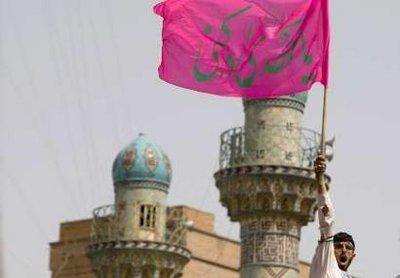 İranlılar 10. cumhurbaşkanlığı için sandık başına gitmeye hazırlanıyor. Yaşanan çekişmeler İran siyasetini, toplumunu tanımayanlarca rejimin çöktüğüne bile yorulabilir ancak İran'ı tanıyanlar bunun yanılgı olacağını belirtiyor