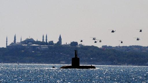 "Güçlü Ordu Güçlü Türkiye" sloganını benimseyen TSK bu yılki 30 Ağustos Zafer Bayramı'nı görkemli bir törenle kutladı. Donanma İstanbul Boğazı'nda resmi geçit töreni yaptı.