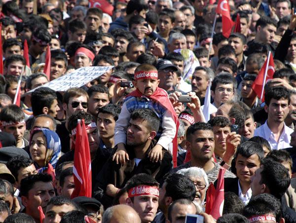 Bahçeli'nin Adana mitingi: Bahçeli, Adana'da, Uğur Mumcu Meydanı'nda partisince düzenlenen mitingde vatandaşlara hitap etti.