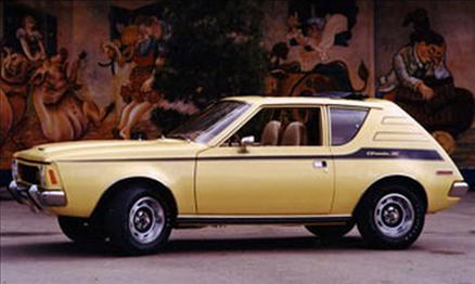 06: AMC Gremlin: Pacer gibi Gremlin de AMCnin cesur girişimlerindendi. Bu kez daha ufak hacimli yapılan otomobil, tüm ciddi mekanik problemlerine ve acayip tasarımına karşın 675 binlik bir satış rakamına ulaşabildi.