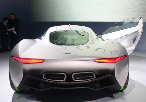 JLR, Mart ayında önümüzdeki beş yıl içerisinde, 40 yeni ürün piyasaya sürmeyi planladığını ilan etmişti.
