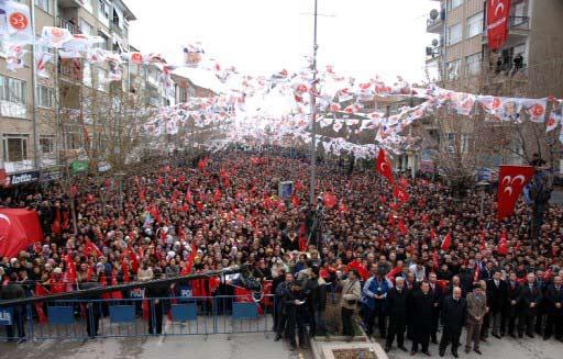 29 Mart seçiminin, hükümete dur demek için milletin önünde tarihi bir fırsat olduğunu söyleyen MHP lideri Devlet Bahçeli, 30 Mart sonrası hayırlı gelişmeler olacak" dedi.