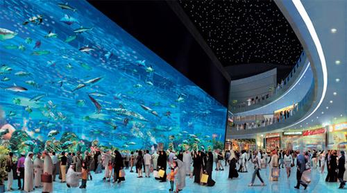 <strong>02- Dubai Mall Aquarium, BAE: </strong>33 binden fazla hayvan bulunuyor. Akvaryum, dünyanın en büyük akrilik paneline sahip olduğundan Guinness Rekorlar kitabına girdi.