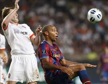 Asist sıralamasında ise Messi'nin 10 asistine karşılık 9 asistle ikinci sırada yer aldı.
Bu istatistiklerini 2008-09 sezonunda, 13 Mayıs 2009'da Athletic Bilbao'yu yendikleri İspanya Kral Kupası finalinde Barcelona'yla ilk lig kupasını kazanarak devam ettirdi.