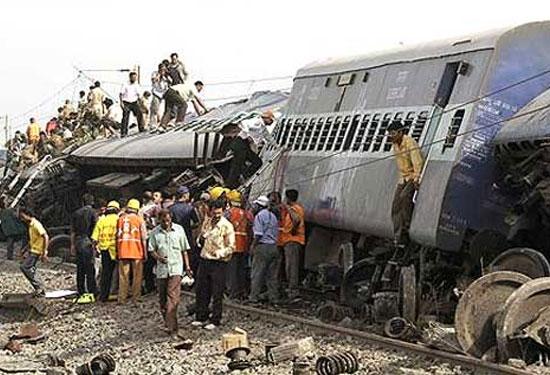 2010 - 19 Temmuz - Hindistan: Doğudaki Kalkata'nın 200 km kuzeyinde Birbum garında duran bir trene bir başka trenin çarpması yüzünden 63 kişi öldü, 100'den fazla kişi de yaralandı.