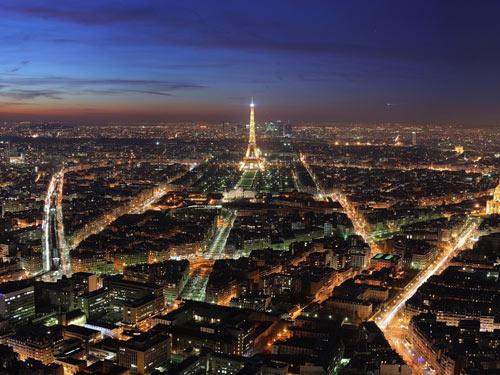Fransa'nın başkenti Paris, ülkenin kültür ve sanat merkezi olma görevini üstlenmiş ve gerek Avrupa'nın gerekse dünyanın en önde gelen kültür merkezlerinden biri olmuş....
<br><br>
Nuray Kahraman'ın Fransa izlerimlerini ve haberde yer alan görsellerin öykülerini görmek için haberin metni düğmesini tıklayabilirsiniz...