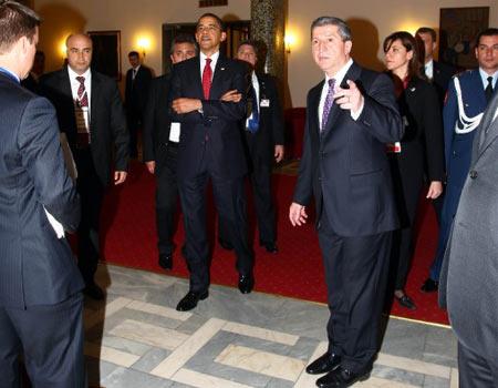 Resmi bir ziyaret için Türkiye'de bulunan ABD Başkanı Obama, TBMM Genel Kurulunda milletvekillerine hitap etti. Obama TBMM'de konuşan 29. devlet başkanı oldu.