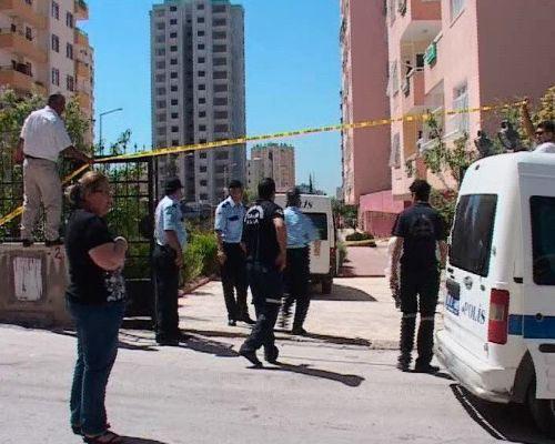 Evde Nalan Yüksel (40), annesi Günay Yüksel (62), babası İbrahim Yüksel, çocukları Halil İbrahim Kopar (17), Arif Kopar (19), kardeşi Ali Yüksel, gelini Gül Yüksel, yeğeni Vedat Yüksel öldürülmüş halde bulundu.