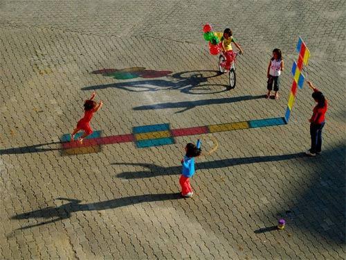 İhsan Korkut'un fotoğrafı Çocuk ve Oyun konulu 5'inci Uluslararası Fotoğraf yarışmasında 'Sek sek Balon' isimli fotoğrafı ile Dünya üçüncüsü oldu.