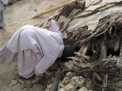 Pakistan'ın Belucistan eyaletinde meydana gelen şiddetli deprem sonrası bölgeden objektiflere bu kareler yansıdı
