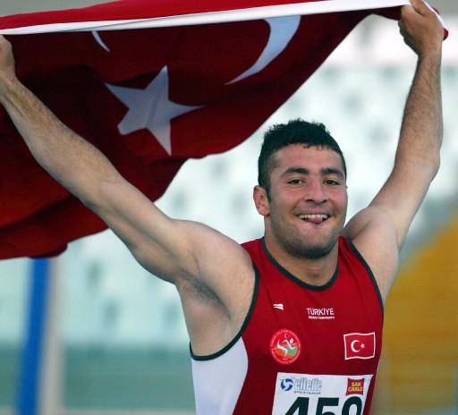 16. Akdeniz Oyunları'nda atletizmde erkekler cirit atmada Fatih Avan altın madalya kazandı.