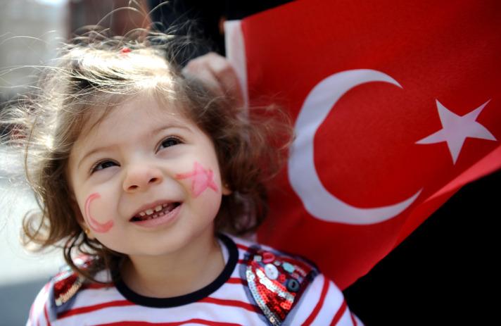 İstanbul'da 23 Nisan Ulusal Egemenlik ve Çocuk Bayramı çeşitli etkinliklerle kutlandı.