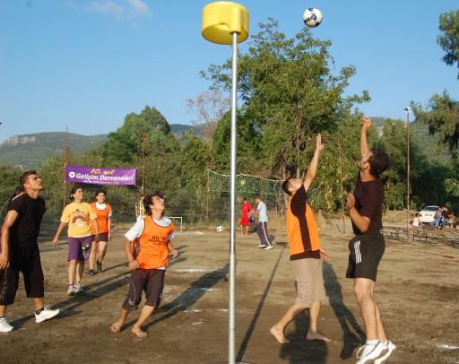 Gelişmekte Olan Spor Dalları Federasyonu Başkanı Enver Oral, Erkek ve kadınların aynı takım formasını giyebildiği "korfbol"un Türkiye'de en fazla yayılan spor dallarından biri olduğunu söyledi.