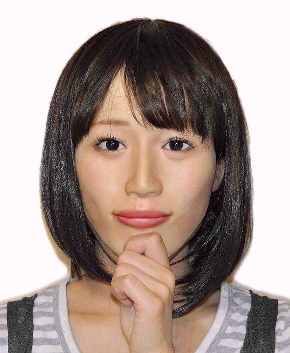 İnsan klonlamak henüz mümkün değil veya etik nedenlerden dolayı uygulanmıyor ama illa ki kendinizden bir tane daha görmek istiyorsanız Japonlar bunun da icabına baktılar!