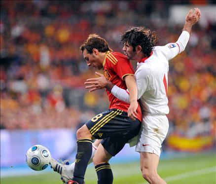 A Milli Takım, 2010 Dünya Kupası Avrupa Elemeleri 5. Grup'taki 5. maçında İspanya ile karşılaştı. Maçın ikinci yarısında gelen tek gol skoru da belirledi.