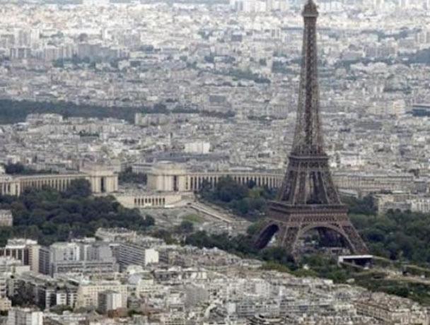 Bu devasa bitki anıtının &ccedil;evreye saldığı karbondioksitten daha fazlasını emmesi bekleniyor. Yine bu proje kapsamında, Askeri Okul ile Seine nehri arasına 600 ağa&ccedil; ekilecek