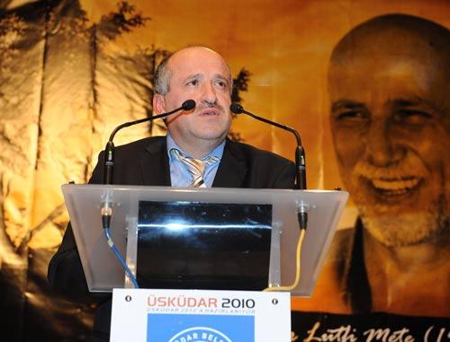 Nazif Okumuş yaptığı konuşmada, sözün bittiği yerde olduklarını düşündüğünü ifade ederken, Metenin zaman zaman Karadenizin hırçın dalgalarına benzediğini, zaman zaman da dingin, sevgi dolu ve bereketli bir yapıda olduğunu söyledi. Ömer Lütfi Metenin Kolonizatör Türk Dervişlerinin çağdaş son kırıntılarından biri olduğunu söyleyen Okumuş, inanç ve değerlere karşı savaşmayı bilen Metenin son zamanlarında Allahın kendilerine dışını bıraktığını, içini ise kendisine aldığını ifade etti.