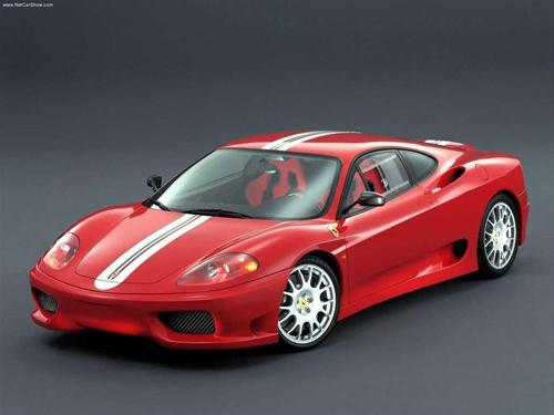 Ferrari 360 Challenge Stradale. Şirketin pist kullanımı için ürettiği yol otomobili.