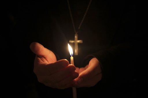 ZALİMİN VE MAZLUMUN DUASI - Burası Ramallah, Hıristiyanlar Müslüman kardeşlerine yönelik katliamın durması için dua ediyor...
