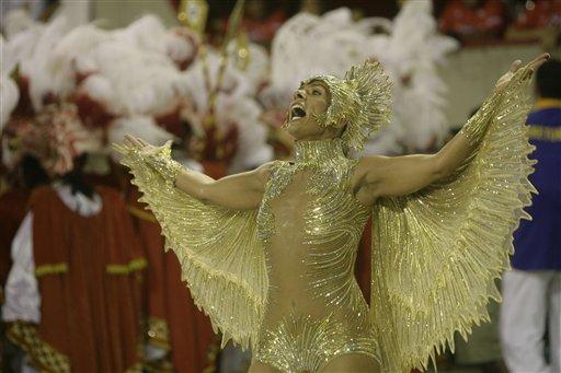 Karnavallar ülkesi Brezilya'nın en meşhur ve dünya çapında ünlü karnavalı Rio'da birbirinden renkli görüntüler ve büyük coşku yaşanıyor.