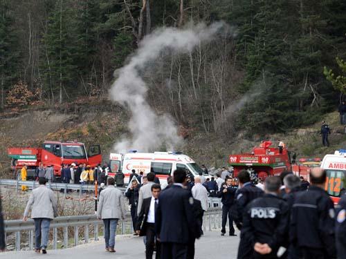 Kastamonu'da Başbakan'ın konvoyunu koruyan polis ekibine saldırının detayları netleşiyor. Saldırıyı gerçekleştirenlerin zırh delici çelik uçlu mermi kullandıkları belirlendi.