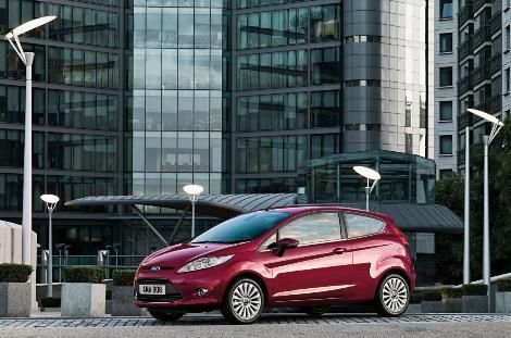 <p><strong><span style="color: #0000ff;">FORD</span></strong></p><br><br>
<p>Ford Fiesta ise 460 TLden başlayan taksitlerle satılıyor. Ford, eylül ayında 2011 model Transit Connect modellerinde tavsiye edilen anahtar teslim satış fiyatı üzerinden 750 TLlik kampanya desteği ve 2011 model Ford Transit modellerinde de yüzde 2lik model yılı desteği sağlıyor.</p>