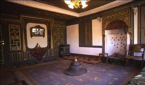 <p><span style="font-size: small;"><em><span style="text-decoration: underline;"><strong>Evleri yaşanır hale getiren Vakıf</strong>: Resmi adı; Antalya. Yetim ve Muhtaç Çocuklar Yardım vakfı. Antalya’da kuruluyor. Kuruluş yılı tespit edilemedi. Hizmetlerinden; Çocuklar, gençler ve yoksul ailelere ayni ve nakdi yardımlar yapılması.</span></em></span></p>