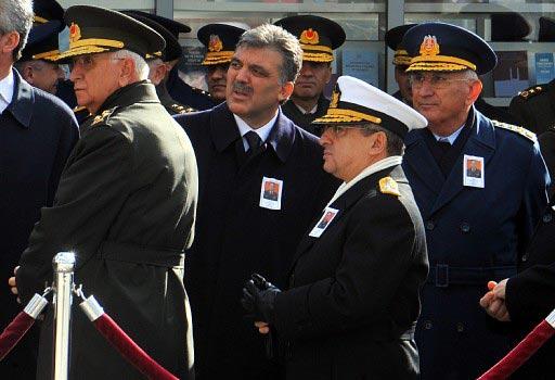 Ağrı'da çıkan çatışmada şehit olan Jandarma Binbaşı Süleyman Can, son yolculuğuna uğurlandı