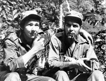 Çıkarmanın ilk bölümü tam bir fiyaskoydu. Karaya ayak basan 82 gerilla dağıtıldı ve ancak 22si iç bölgelerdeki Sierra Maestra Dağlarına sığınmayı başarabildi.