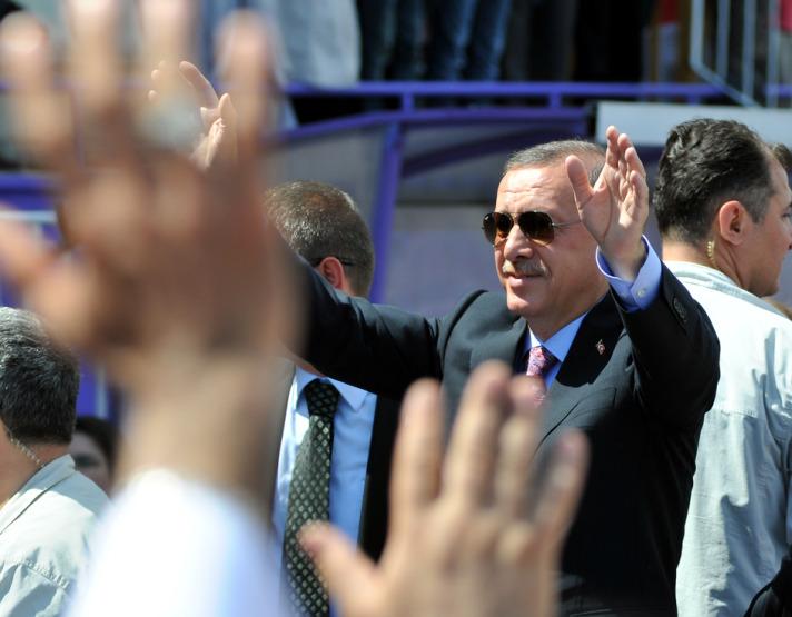 Başbakanlık korumaları da çocuklara oyuncak hediye etti.