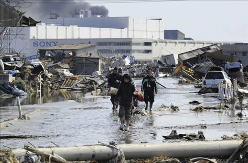 25 milyon ton moloz temizlendi: Japonya hükümeti felaketin ardından oluşan 25 milyon ton molozu kaldırmak için inanılmaz bir çaba harcadı.