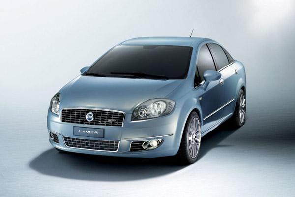 <strong>FIAT</strong><br><br>
FIAT küçük sınıfta ikon haline gelen modeli Fiat 500ün cabrio karoserli versiyonu için düzenlediği 4 bin 318 TLlik indirime devam ediyor.