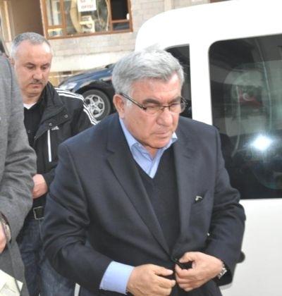 <p><strong>Abdullah Kılıçaslan:</strong> Emekli Tuğgeneral. Süleymaniye’de Türk askerinin başına çuval geçirilmesi sırasında Özel Kuvvetler Komutan Yardımcısıydı. Son genel seçimlerde MHP’den adaylığını koymuştu. 28 Şubat sürecinde Özel Kuvvetler Komutanlığı’nda görevliydi. Soruşturmada gözaltına alındı.  </p>