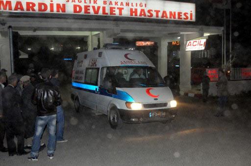 Mardin'in Mazıdağı ilçesine bağlı Bilge Köyündeki silahlı saldırıda yaşamını yitirenler için köyde mezar kazılıyor. 44 cesedin otopsilerine başlandı. Köyden ağıtlar yükseliyor.