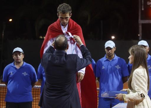 16. Akdeniz Oyunları'nda teniste tek erkeklerde final oynayan Marsel İlhan, gümüş madalyada kaldı.