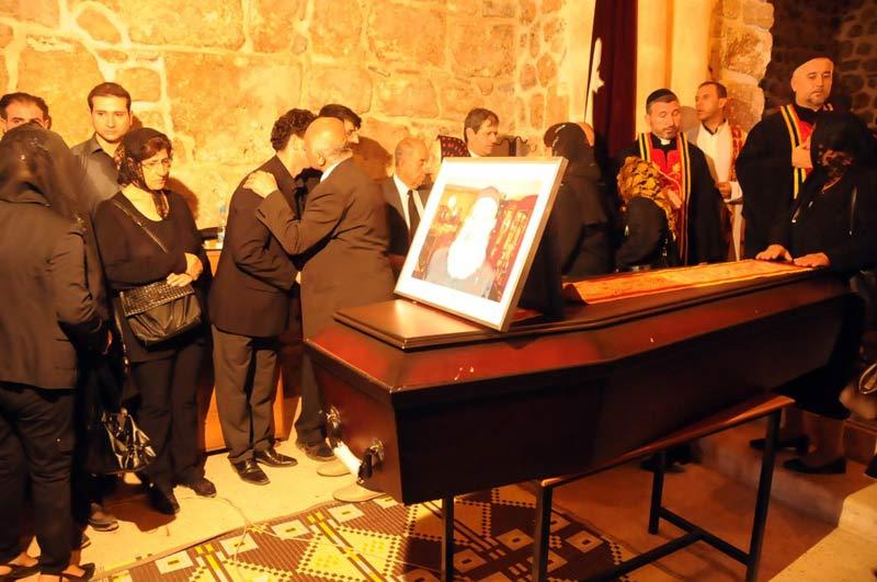 Kansere yakalandıktan iki ay sonra tedaviye başlayan Tok, 14 Ağustos 2011 tarihinde tedavi gördüğü Almanya'nın Heidelberg Hastanesi'nde hayatını kaybetti.
<BR><br>
Abidin Yel (İHA)