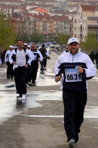 Pursaklar Belediyesi tarafından geleneksel hale getirilen ''Dedeler ve Neneler Koşusu''nun 3'üncüsü bugün yapıldı.