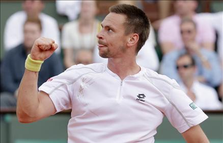 Pariste Roland Garros santrkortunu dolduran on binlerce seyirci, tarihi bir maça tanıklık ettiler ve Nadalın Fransa Açıka tarihi vedasını seyrettiler. 1 Numara Nadal sürpriz bir şekilde elendi