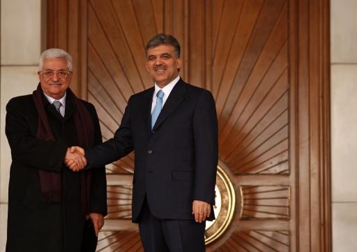 Cumhurbaşkanı Abdullah Gül, resmi davetlisi olarak dün Ankara'ya gelen Filistin Devlet Başkanı Mahmud Abbas ile bir araya geldi.