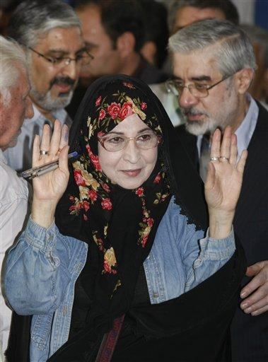 İran halkı 10'uncu dönem cumhurbaşkanını seçmek için bugün sandık başına gidiyor.