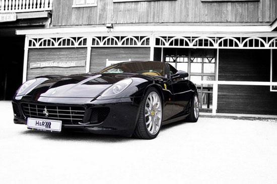 Ferrari 599 GTB'yi uçuşa hazırlıyor