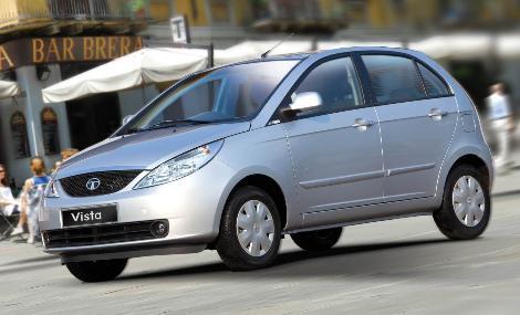 TATA<br>
HİNTLİ otomobil üreticisi Tata, 2011 yılı başında satışa sunduğu Vista modeline özel yaz fırsatları sunuyor. Haziran kampanyası çerçevesinde Tata Vistanın 1.4 Safire Aura benzinli modeli 19 bin 990 TL, 1.3 Quadrajet Aura dizel modeli ise 23 bin 990 TLlik özel kampanya fiyatlarıyla satılıyor.
<br>
74 beygir gücündeki 1.3 litrelik Quadrajet dizel motor ve 1.4 litrelik Safire benzinli motor seçenekleri ile Vista, zengin donanım paketi ve uygun ödeme koşullarına sahip.