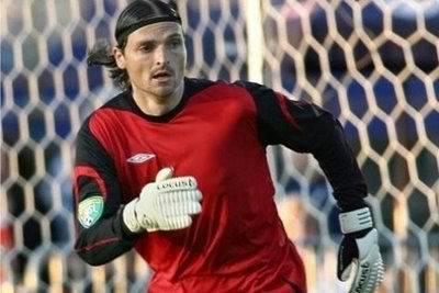 27 takım değiştiren Lutz Pfannenstiel, 6 kıtada da top oynayan tek futbolcu oldu. 34 yaşındaki Alman kaleci, halen Clube Atlético Hermann Aichinger'de forma giyiyor.
