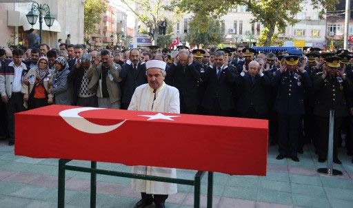 17 ana kuzusunun şehit düştüğü Aktütün baskınının yaşandığı saatlerde; Hava Kuvvetleri Komutanı Org. Babaoğlu'nun Golf Turnuvasında olduğu ortaya çıktı.