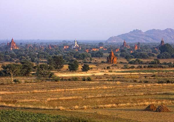 20. Myanmar'daki Bagan tapınakları