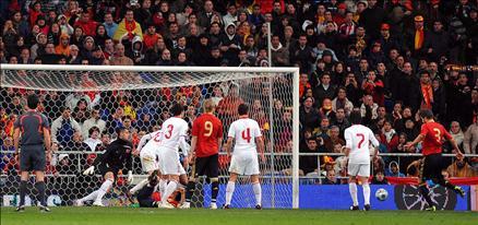 A Milli Takım, 2010 Dünya Kupası Avrupa Elemeleri 5. Grup'taki 5. maçında İspanya ile karşılaştı. Maçın ikinci yarısında gelen tek gol skoru da belirledi.